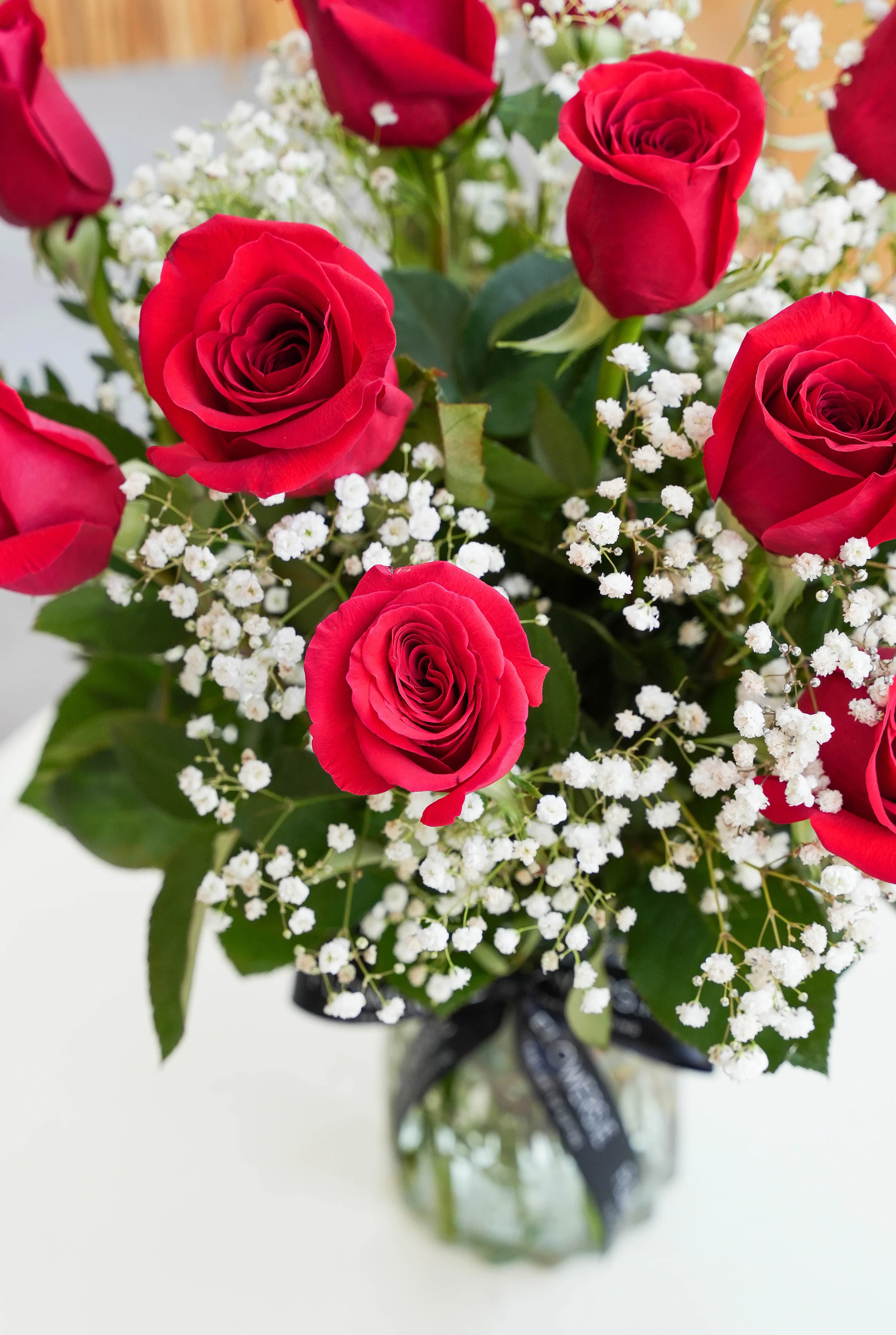 12 Long Stem Red Roses - Vase - Image 3